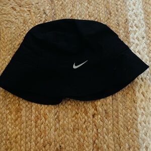 SOLD!! Nike Classic Black Golf Bucket Hat